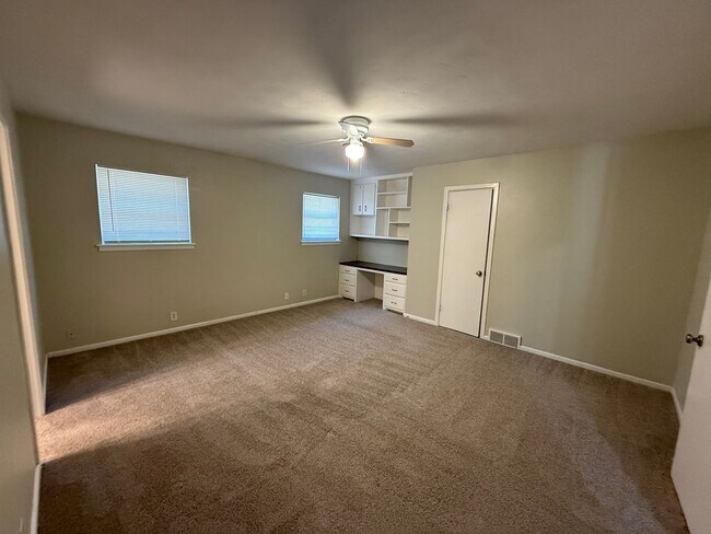 Photo - 3018 68th St