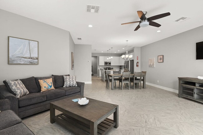 Photo - 132 Mediterranean Way Unidad ID1044452P