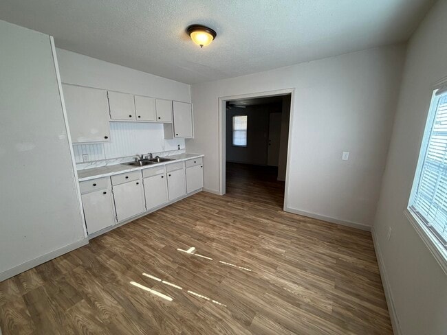 Photo - 335 Texas Ave