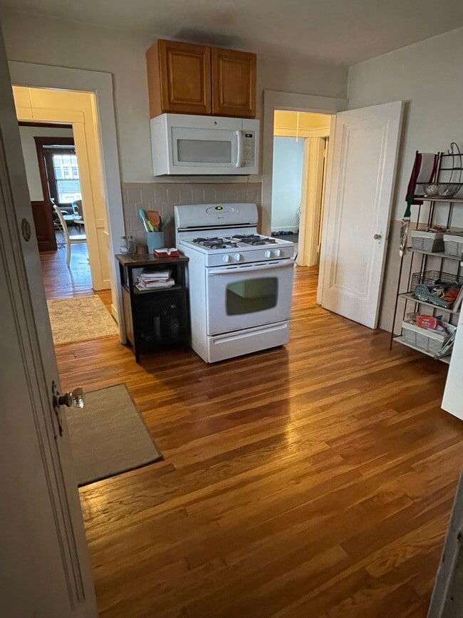Photo - 1575 Centre St