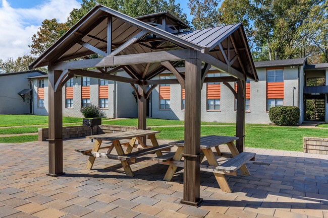 Photo - Grey Parc Rossville