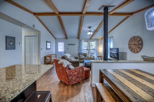 26 N Debonaire Ct