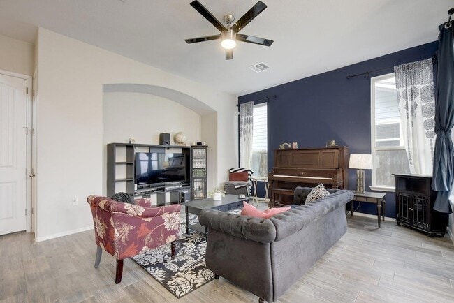 Photo - 5321 Daimler Dr