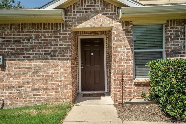 5315 Crimson Oaks Dr