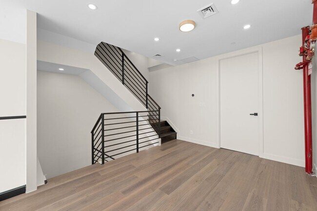 Photo - 310 Fenimore St