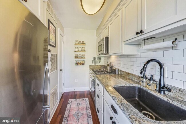 Photo - 2004 3rd St NE Unit 204