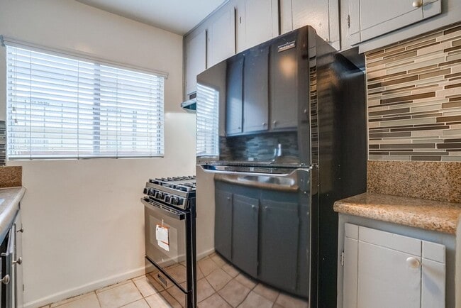 Photo - 2425 S Ridgeley Dr Unit 04