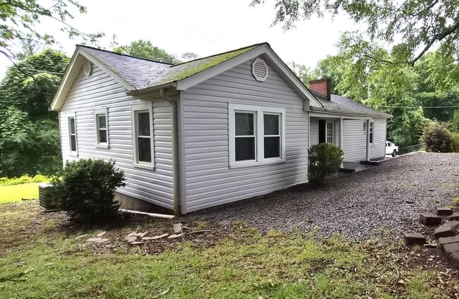 Photo - 332 N Fishtrap Rd