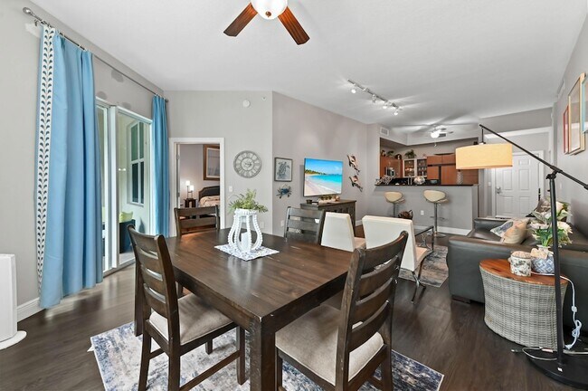 804 E Windward Way Unit 120