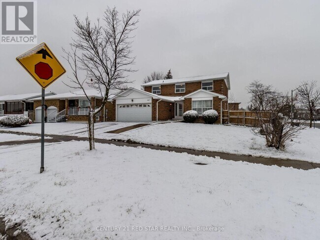 Photo - 440 Rutherford Rd N