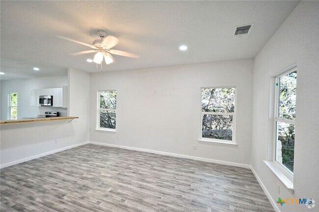 Building Photo - 1234 Clearcreek Dr Rental