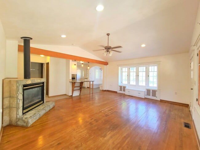 Photo - $2,200- 4 Bed / 2 Bath House on an Almost ...