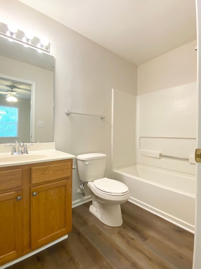 Photo - 330 Commons Dr