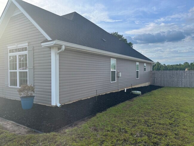 Photo - 3805 Landings Cir