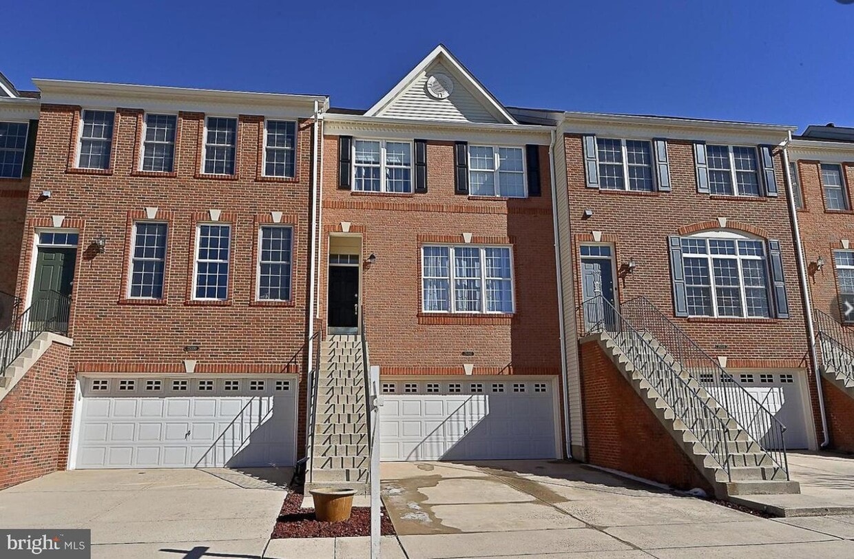 Photo - 25332 McIntyre Square (Chantilly, VA)
