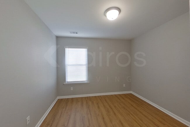 Photo - 132 Bluff Rd