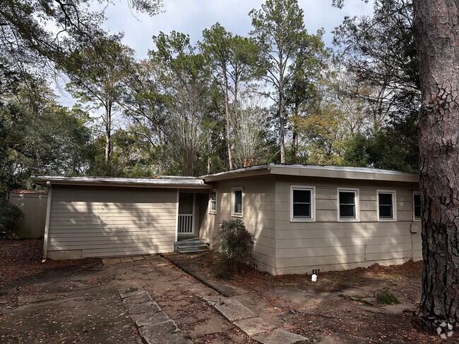 Building Photo - 1830 Tyndall Dr Rental