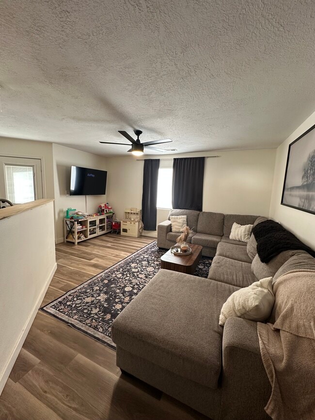 Photo - 1097 N Cedar Blvd