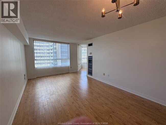 Photo - 75 Riverside Dr E Unit 406