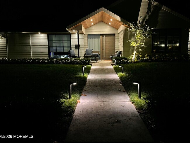 Photo - 825 Norwood Ave