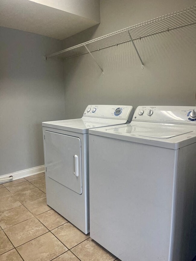 Photo - Twin Lakes Apartments
