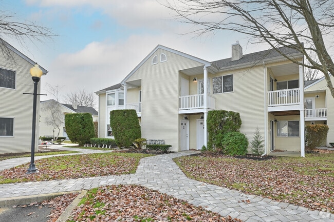 1BR, 1BA - 806SF