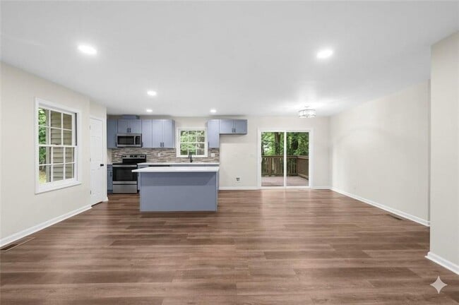 Photo - 3022 Hillwood Dr NW