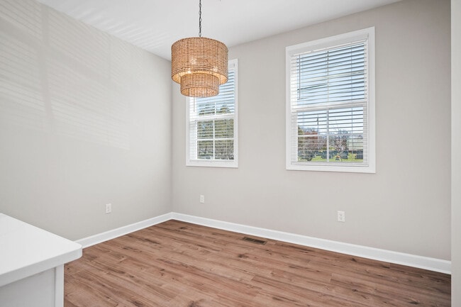 Photo - 279 Scott Ave