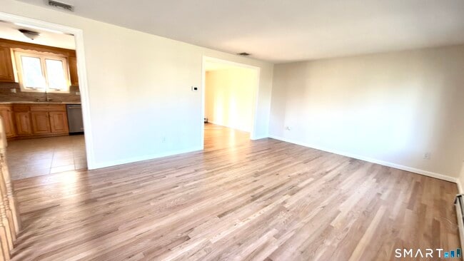 Photo - 309 Brookfield St