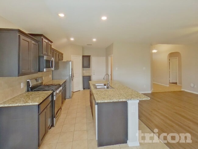 Photo - 752 Rutherford Dr