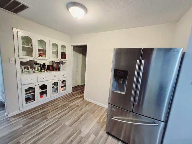 Photo - 7210 Colton St