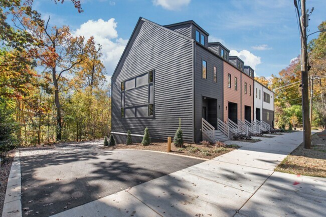 Photo - Move-In Ready Designer Townhome — Furnishe...