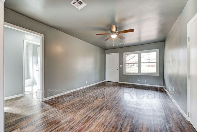 Photo - 1103 N Louisa Ave