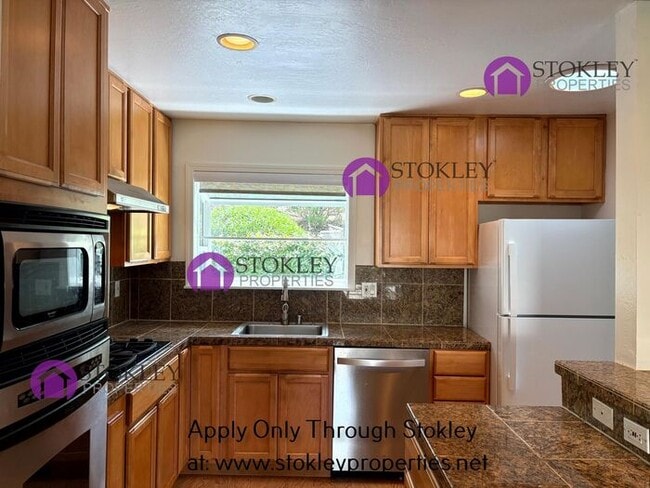 Photo - 664 Sherree Dr