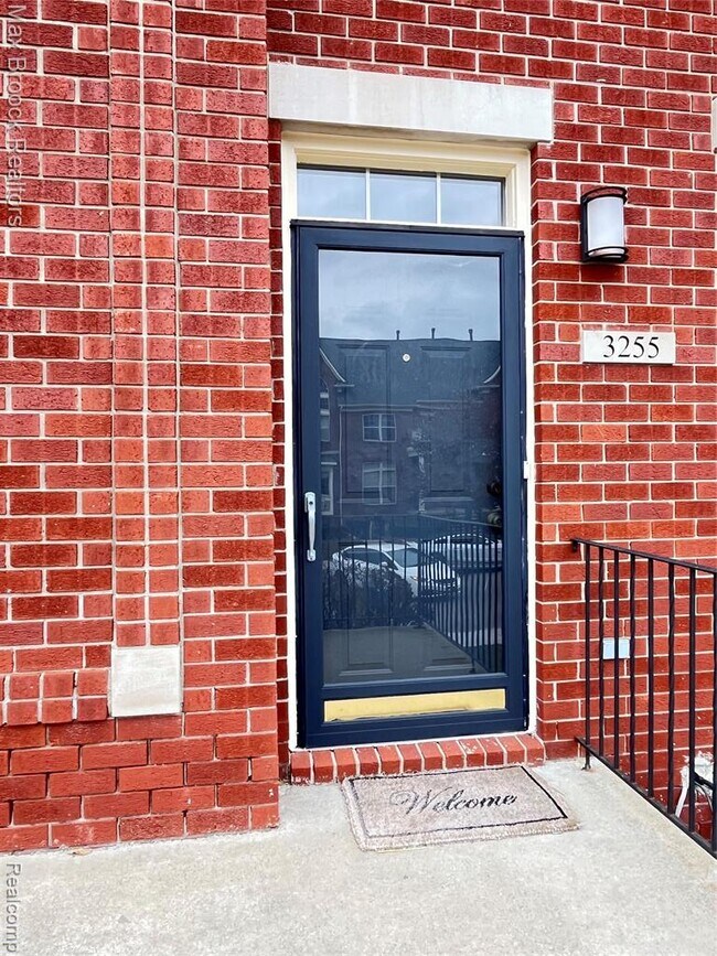 Photo - 3255 Camden Dr