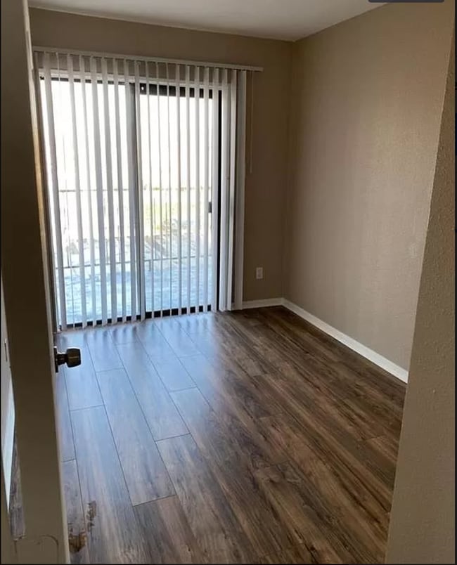 Photo - 2824 S Bartell Dr Unidad G26