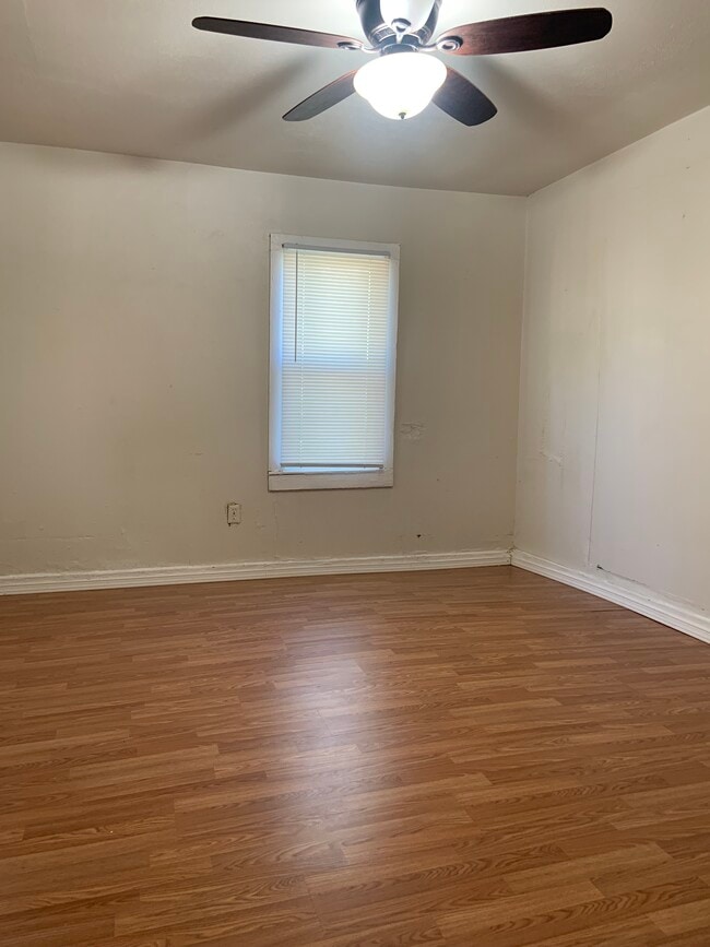 Photo - 518 W 2nd St