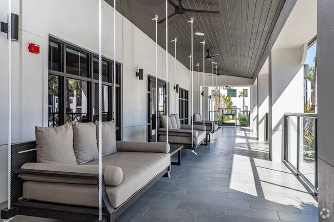 Photo - Las Palmas Apartments