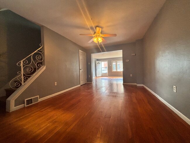 Photo - 1915 Jane St