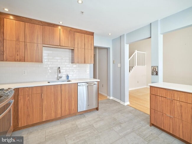 Photo - 509 Waterford Ct