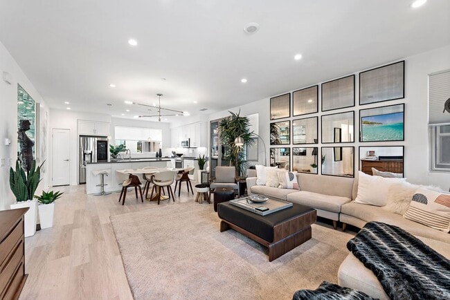 Photo - 213 Placemark