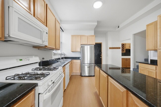 Photo - 3300 N Southport Ave