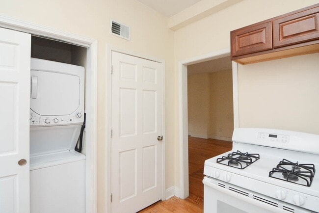 Photo - 2347 W 24th Pl Unidad R4
