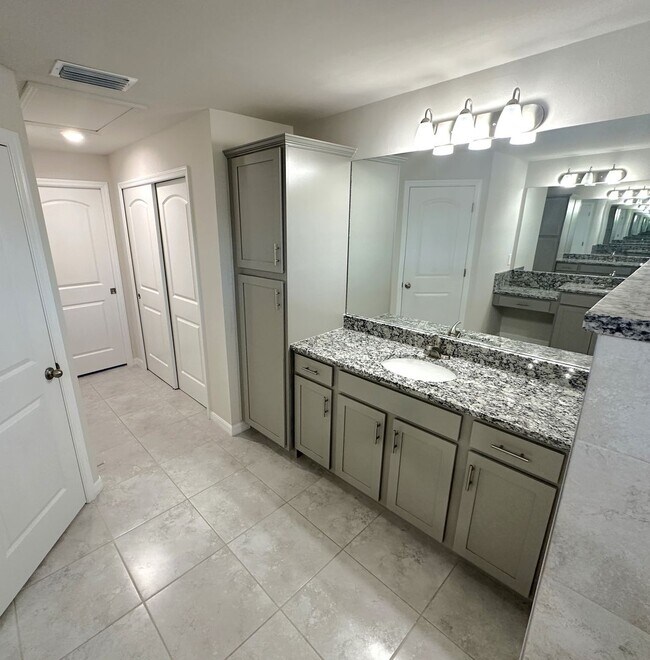 4 Bedroom 2 Bathroom 2 Car Garage NW Cape... House House Rental in