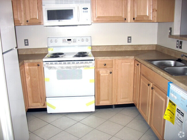 Building Photo - 3535 Memorial St Rental
