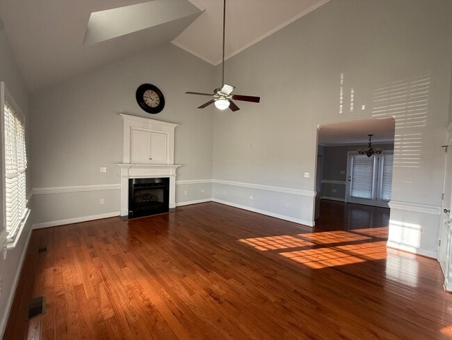 Photo - 3704 Warwick Pl