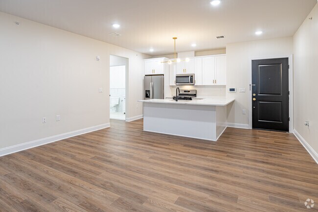 2BR, 2BA - 1.018SF - Sala de estar - Plainfield Apartments