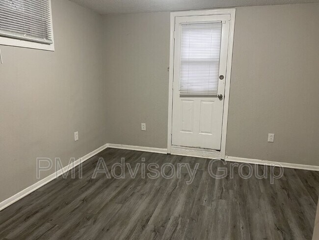 Photo - 2021 SW Mission Ave Unidad 17