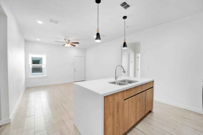 Photo - 1402 W Platinum Dr Unidad 2
