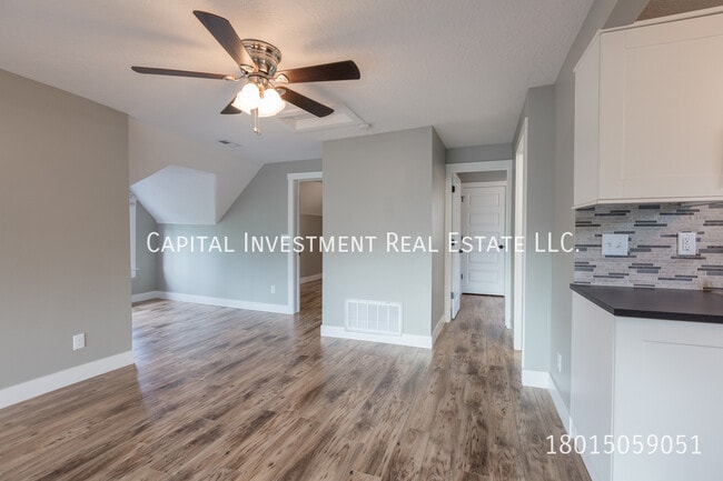 Photo - 212 B St E Unit 3